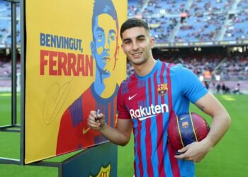 Ferran Torres es presentado: «Llevaremos al Barça donde se merece»