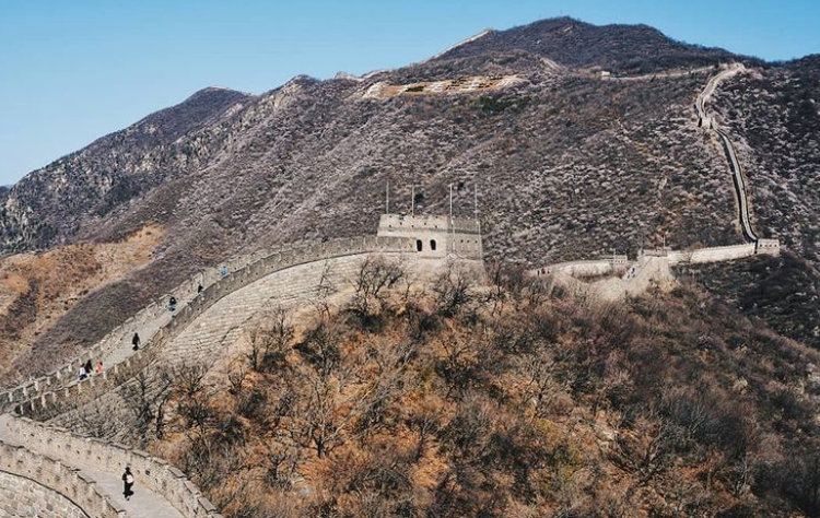 Se derrumba una sección de la Gran Muralla China tras un terremoto en el noroeste de la nación