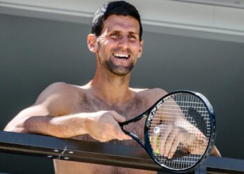Abogados de Novak Djokovic dicen que el tenista tuvo covid en diciembre