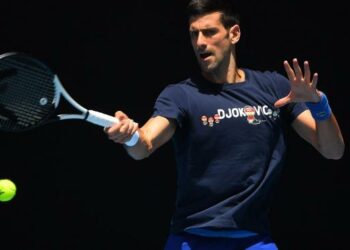 Francia le abre las puertas a Novak Djokovic para participar en Roland Garros