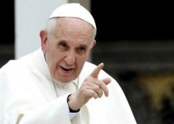 El papa Francisco pidió a los padres que no condenen a sus hijos por su orientación sexual