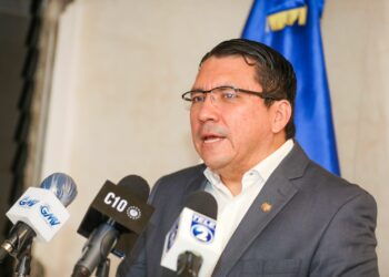 Defensoría insta a denunciar abusos en los valores de las colegiaturas de instituciones educativas