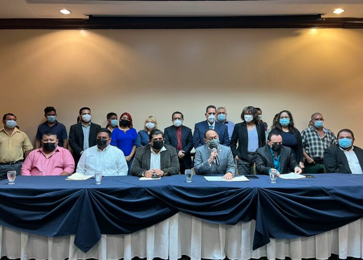 Exalcalde de Ilopango revela que vicepresidente del COENA recibe dos salarios públicos