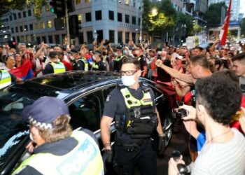 El tenista Djokovic gana el juicio contra su deportación de Australia y el juez ordena su liberación