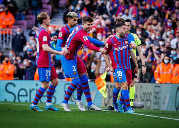 El Barça destroza a un Atlético muy vulnerable en defensa y recupera el buen ánimo