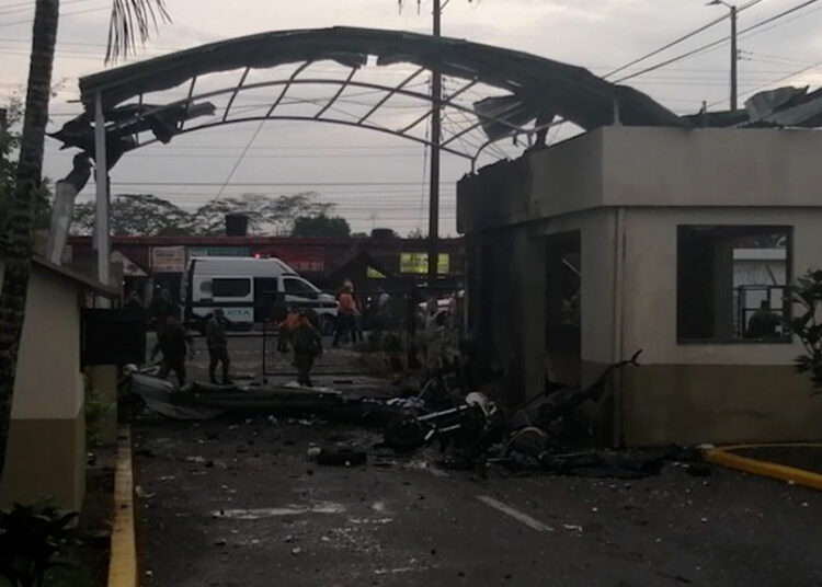 Dos muertos tras ataque al Ejército con carro bomba en Colombia