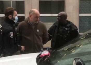 La Policía de Canadá detuvo a dos de los líderes de las protestas que mantienen bloqueada a la capital