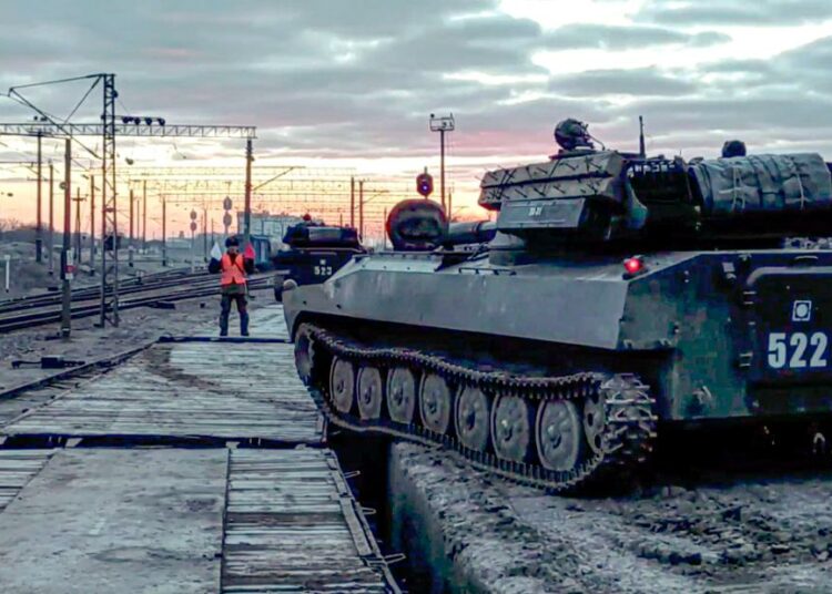 Rusia anuncia una nueva retirada de fuerzas de la frontera con Ucrania