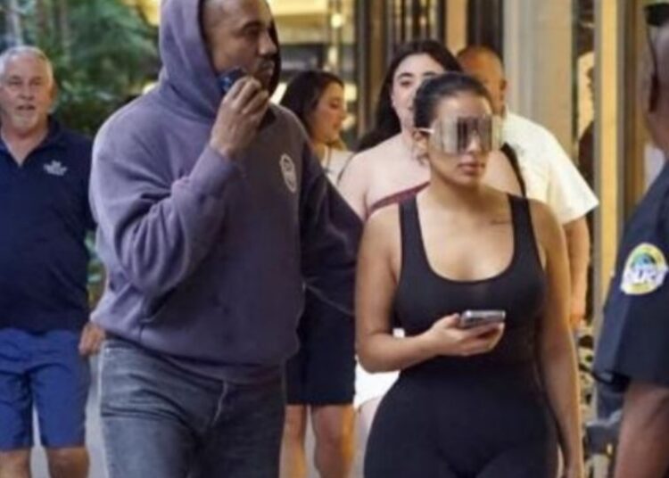 Kanye West estrena romance con una modelo idéntica a su ex Kim Kardashian