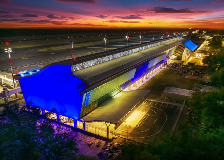 Aeropuerto Internacional de El Salvador contará con cabinas de lactancia materna