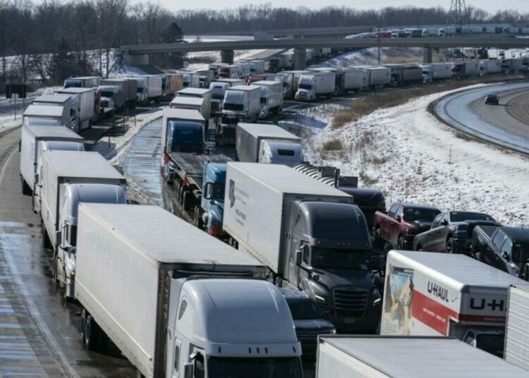Protesta no mengua en Canadá pese al estado de emergencia