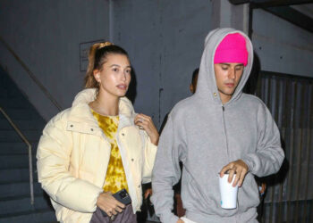 Justin Bieber está de vuelta en el estudio con un acompañante inesperado