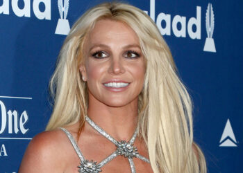 Britney Spears firmó un acuerdo multimillonario para escribir una explosiva biografía