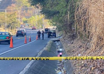Encuentran cuerpo de joven asesinada sobre carretera de Oro