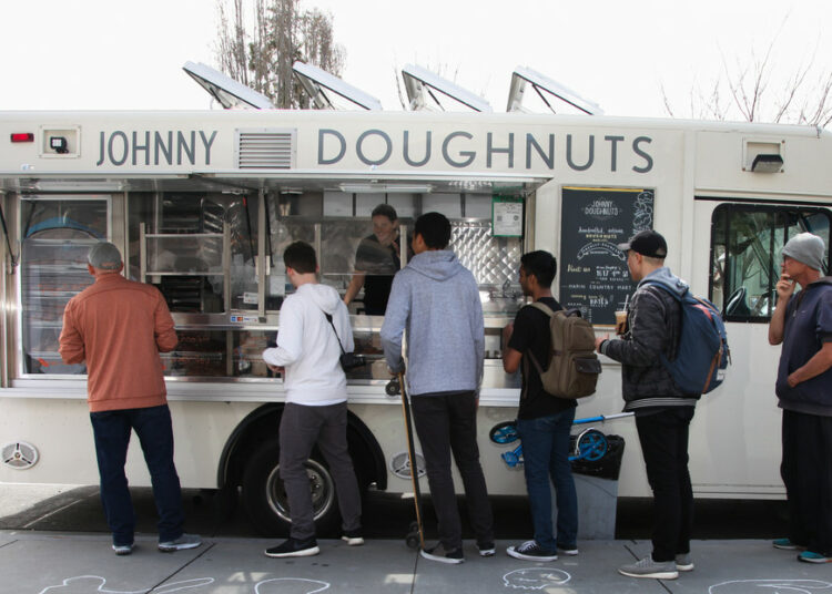 ¿El trabajo soñado?: una cadena busca a una persona para fotografiar y saborear las nuevas donas que produce