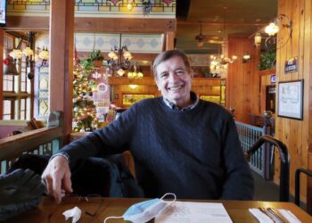 «Curan» de leucemia a los dos primeros pacientes sometidos hace una década a la terapia de células CAR-T