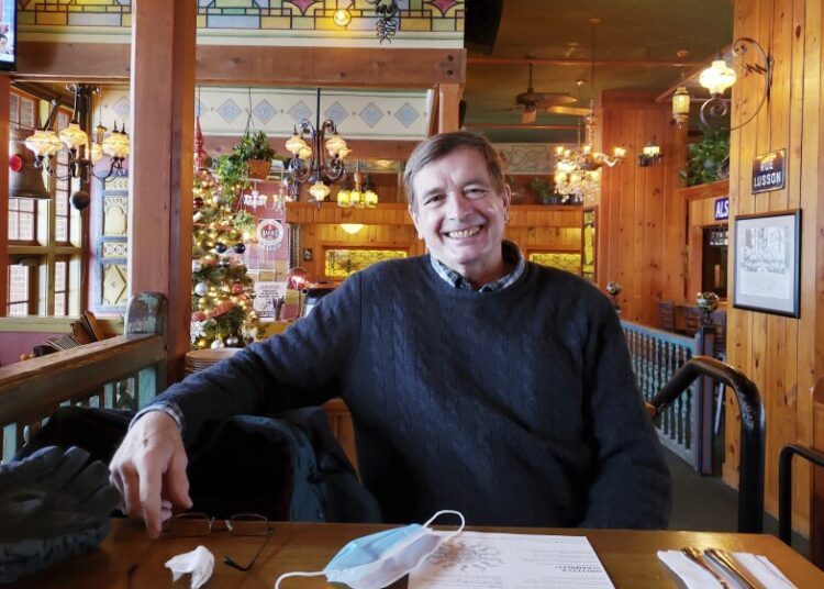 «Curan» de leucemia a los dos primeros pacientes sometidos hace una década a la terapia de células CAR-T