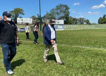 Estadio de Sóftbol Pablo Arnoldo Guzmán tuvo visita técnica de empresas oferentes