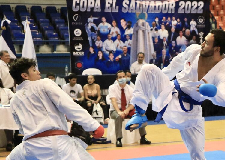 La selección nacional de karate do se quedó con la Copa El Salvador