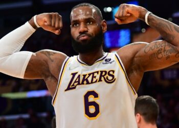 LeBron James hizo historia: superó a Kareem Abdul-Jabbar y se convirtió en el máximo anotador de la NBA