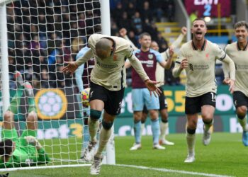 El Liverpool se impone al colista Burnley gracias a Fabinho, Tottenham cae de nuevo