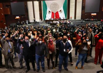 Periodistas protestan en Congreso de México por asesinatos y agresiones
