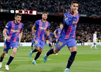 Barcelona salva empate ante Napoli en la Europa League