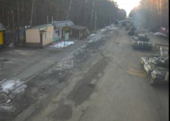 (VIDEOS) Ucrania denuncia entrada de columnas de tanques rusos en Lugansk