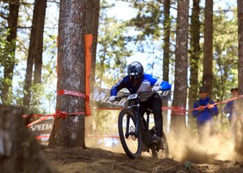 El salvadoreño Jorge Murcia es el campeón panamericano semipro de downhill en Costa Rica