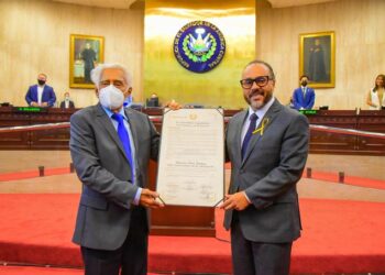 Nombran “Hijo Meritísimo de El Salvador” al artista plástico y escritor salvadoreño Alberto Díaz Zelaya
