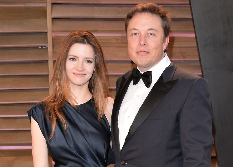 La actriz australiana Natasha Bassett es la nueva pareja del magnate Elon Musk