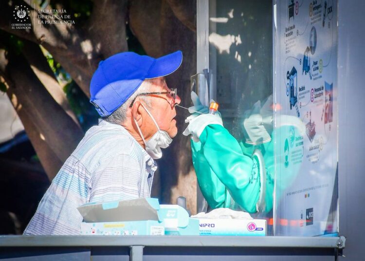 Realizan tamizaje comunitario en San Luis La Herradura, La Paz