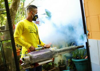 Privados de libertad continúan apoyando megajornada de fumigación