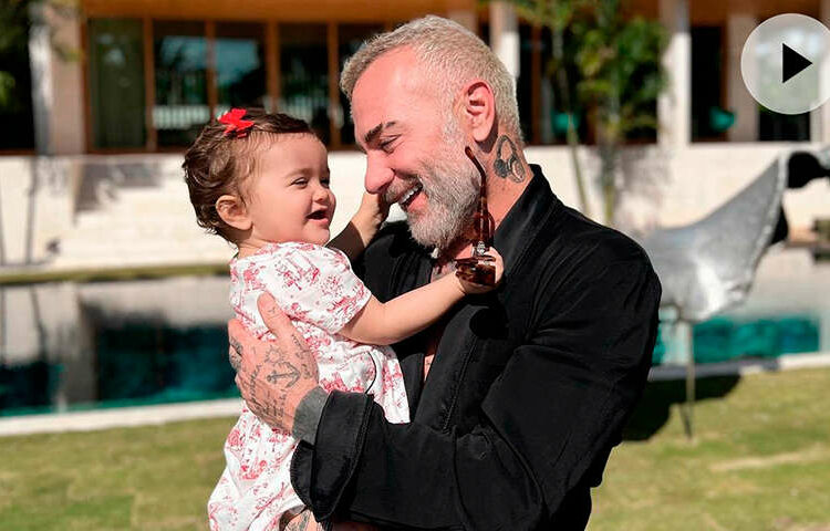 Gianluca Vacchi tiene la mejor motivación para su rutina de entrenamiento