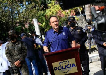 Ministro de Seguridad confirma detención de 9 sujetos vinculados a fosa clandestina en Nuevo Cuscatlán