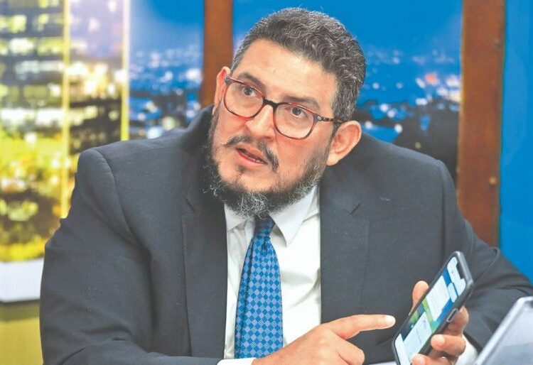 Gobierno respalda a periodista que en su calidad de empleado fue despedido sin nada de su indemnización