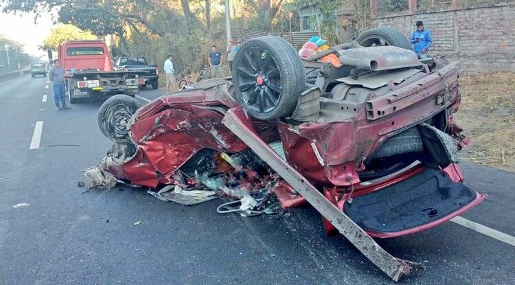 Trágico accidente en carretera de San Salvador a Sonsonate deja a una persona muerta