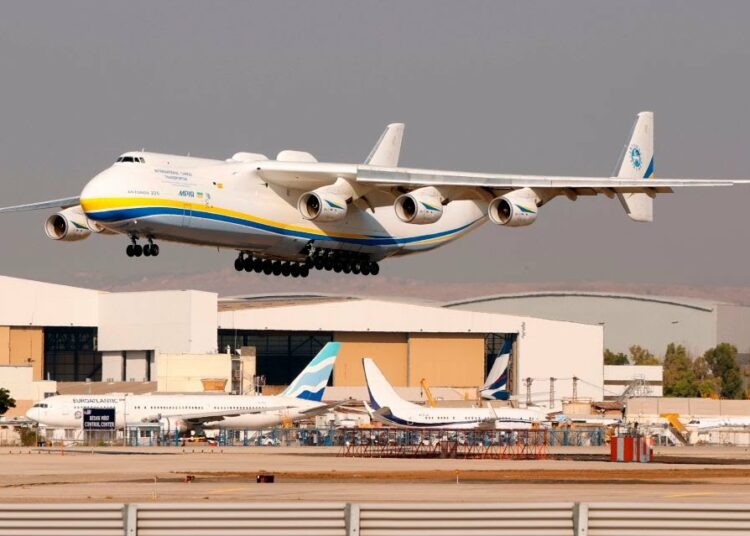 Destruyen el avión más grande del mundo en una base aérea de Ucrania