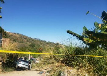 Encuentran a dos hombres asesinados dentro de un vehículo en Ayutuxtepeque