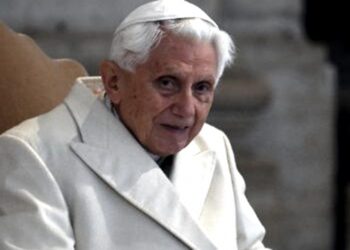 Papa emérito Benedicto XVI pide perdón por abusos y errores del clero pero rechaza acusaciones