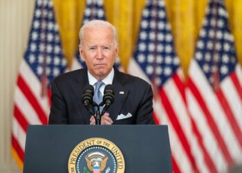 Crisis Ucrania: Joe Biden consideró que Putin comenzó su invasión de Ucrania y anunció un bloqueo total a las grandes instituciones financieras rusas