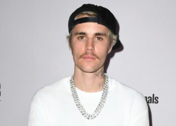 Justin Bieber tiene COVID-19