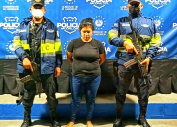 Capturan a mujer que conducía con 464° de alcohol en San Bartolo, Ilopango