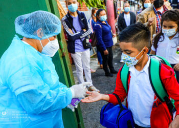 Salud continúan realizando jornadas de desinfección en centros educativos