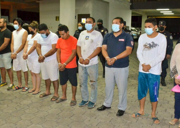 PNC y FGR capturan a 35 personas por estafar con falsos préstamos financieros