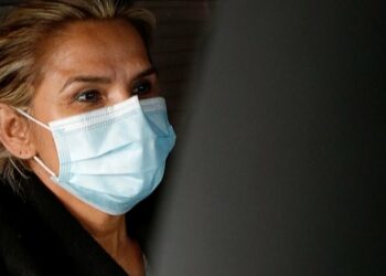 Expresidenta de Bolivia se descompensa durante audiencia judicial