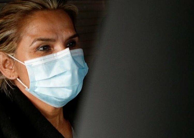 Expresidenta de Bolivia se descompensa durante audiencia judicial