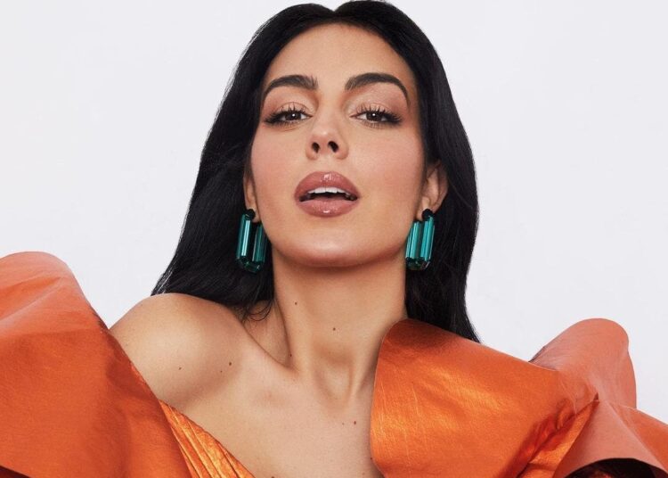 Familia de Georgina Rodríguez acusa a la modelo de alejarse :»Se avergüenza porque no tenemos lujos»