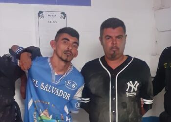 Hermanos pandilleros son capturados por posesión de droga en Distrito Italia, Tonacatepeque