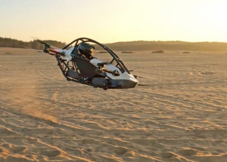 (VIDEO) Muestran la capacidad de vuelo de una aeronave eléctrica a lo ‘Star Wars’ sobre el agua